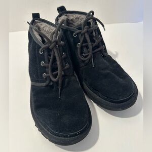 UGG Neumel Black Ankle Chukka Shearling Lined Boots Size 9